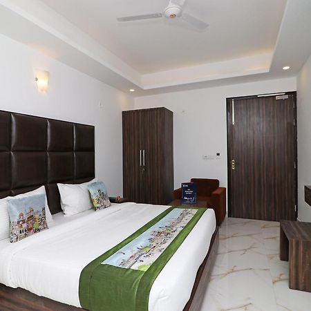 Hotel O Aamara Нью-Дели Экстерьер фото