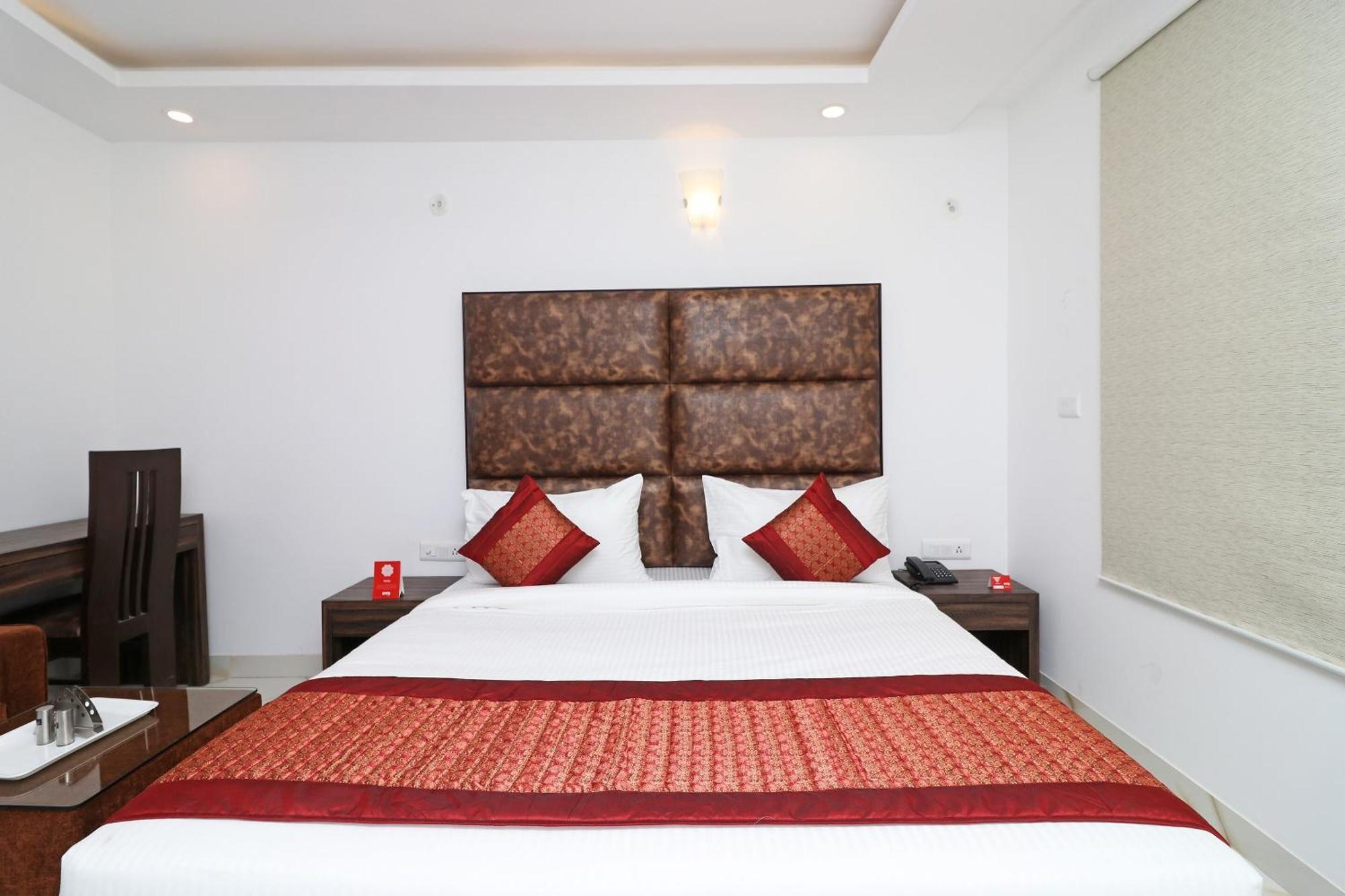 Hotel O Aamara Нью-Дели Экстерьер фото