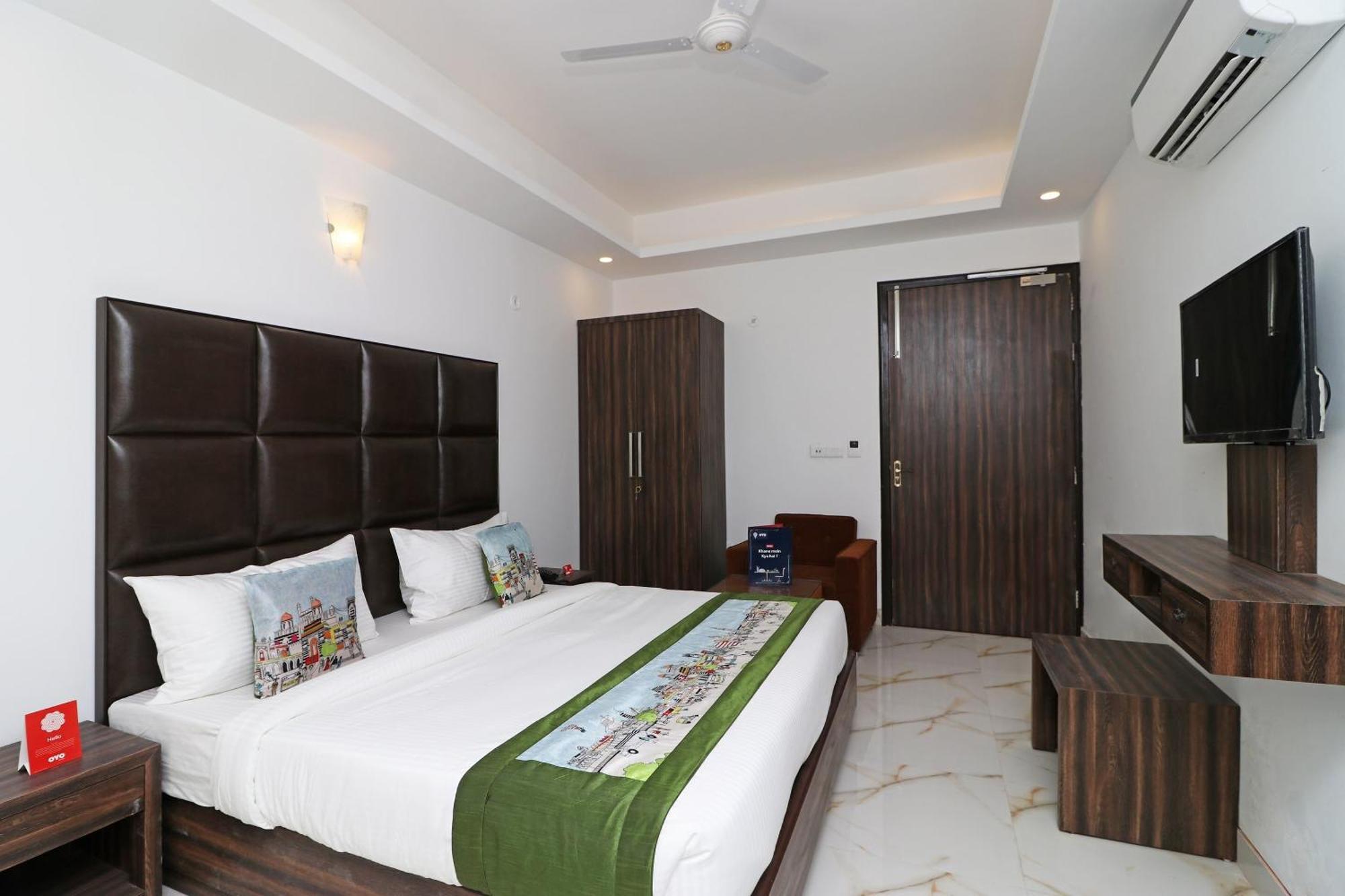Hotel O Aamara Нью-Дели Экстерьер фото